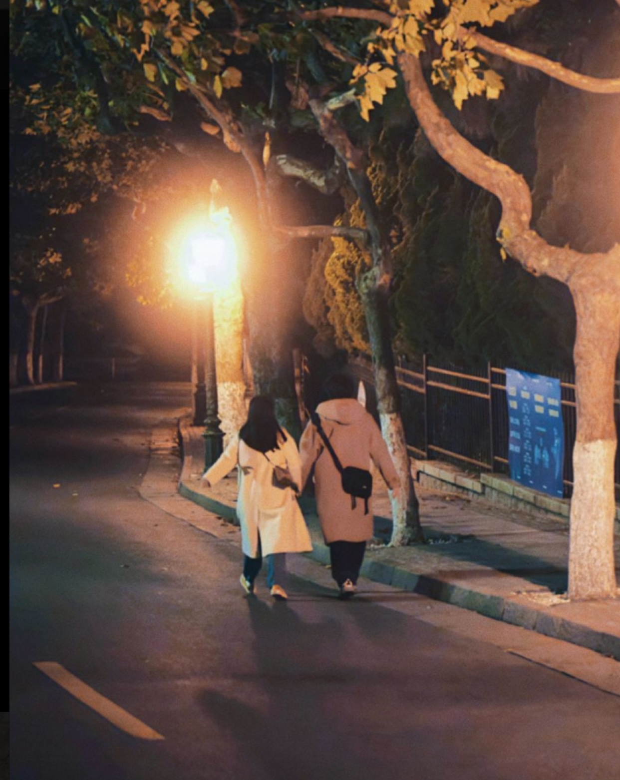 BẦU TRỜI RỰC SÁNG FULL