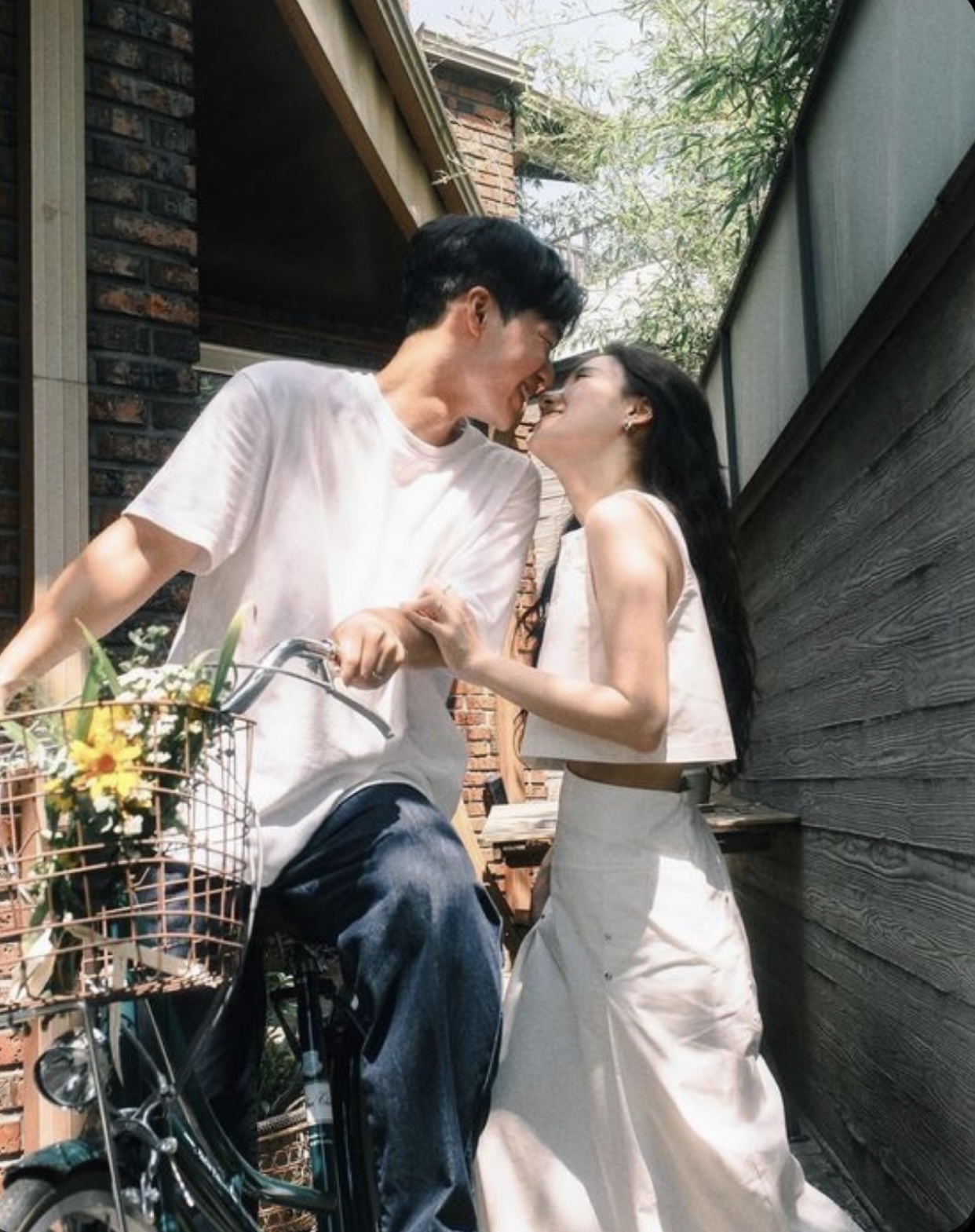 LUÔN YÊU CHIỀU EM