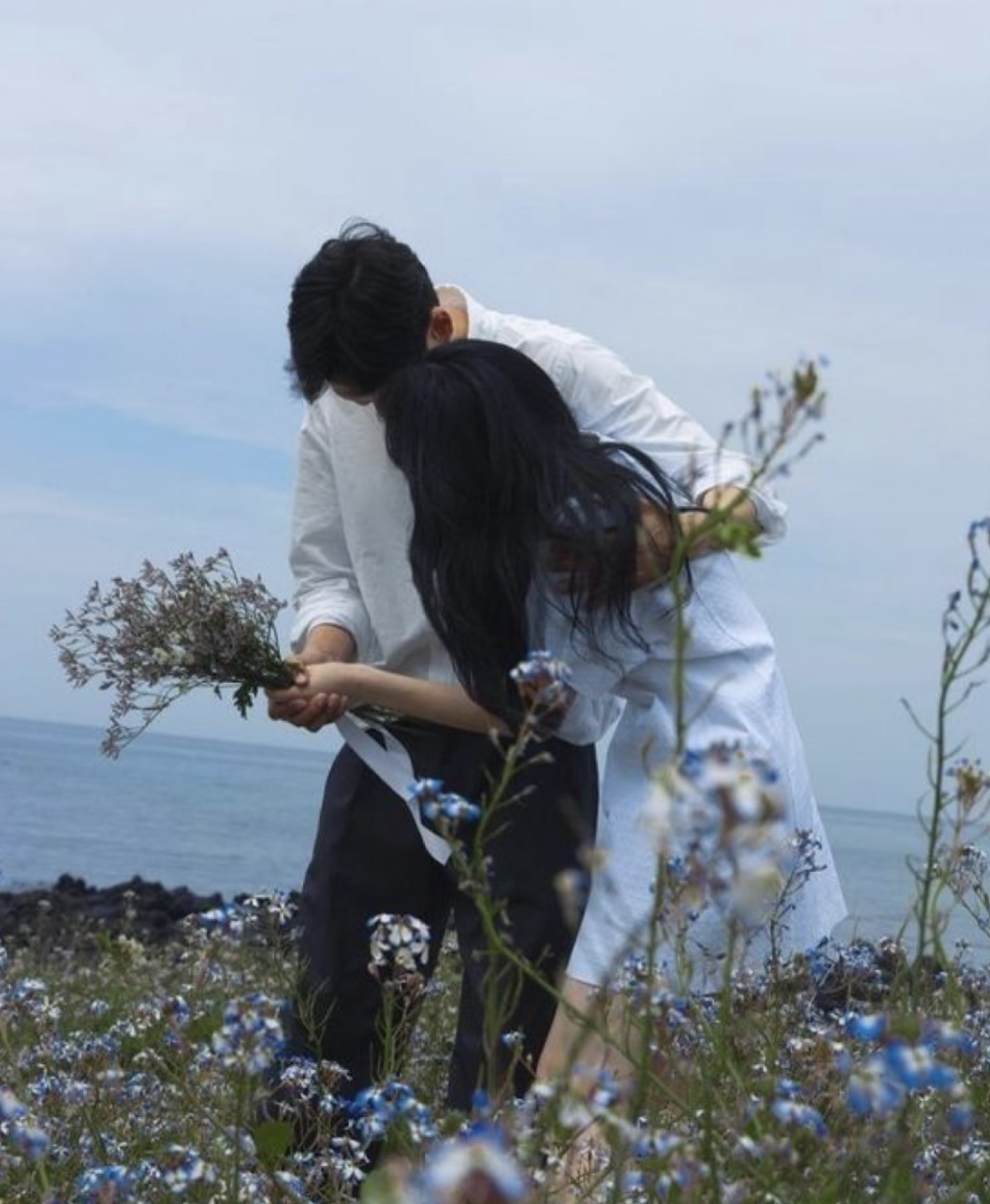 ANH BỎ LẠI TÔI GIỮA ĐÁM CHÁY