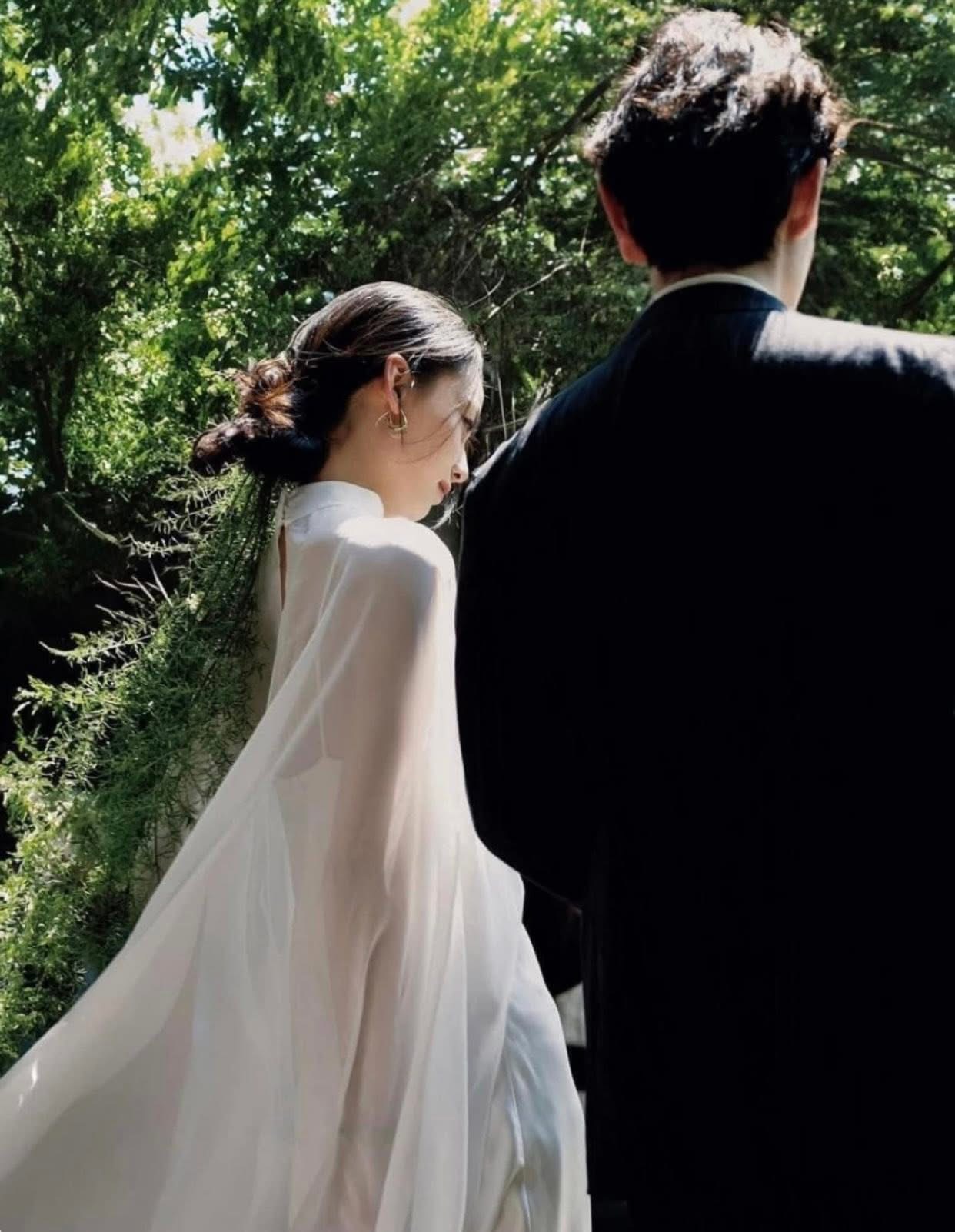 CHỒNG NGỦ VỚI THƯ KÝ