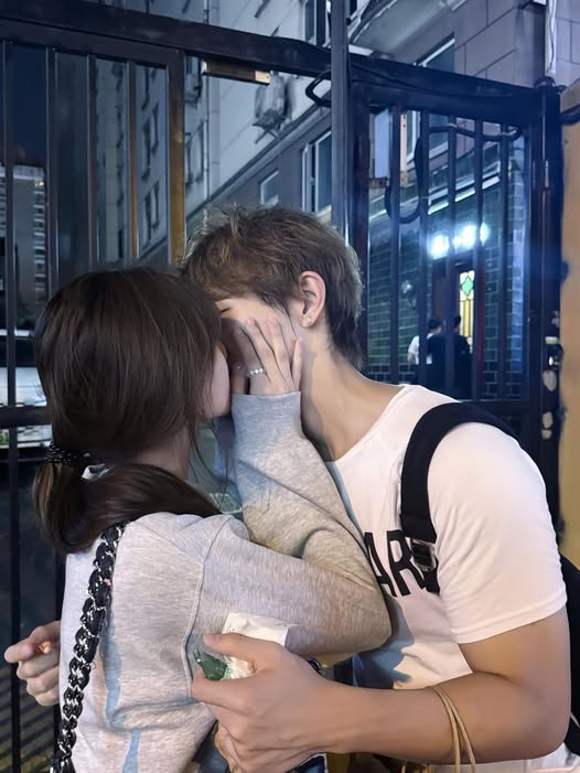 Hai Trăm Tệ Mua Được Một Ông Chồng