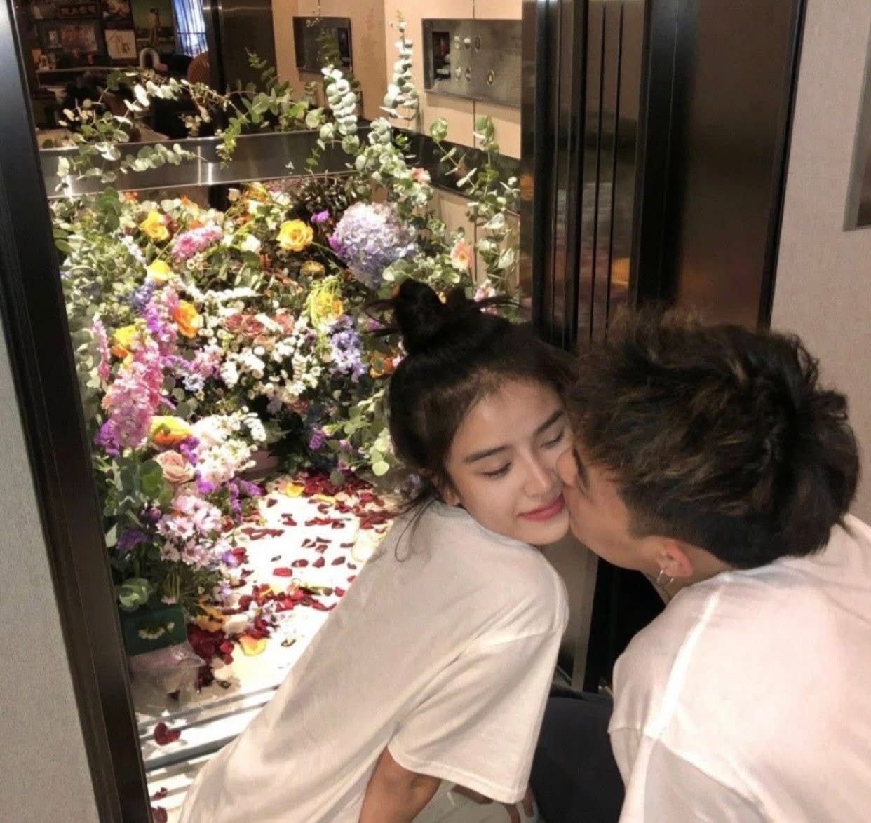 SẾP LÀ BẠN TRAI CŨ CỦA TÔI