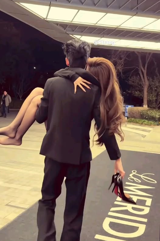 Sau Một Đêm, Tôi Bỏ Trốn Cùng Con Của Kẻ Thù Không Đội Trời Chung