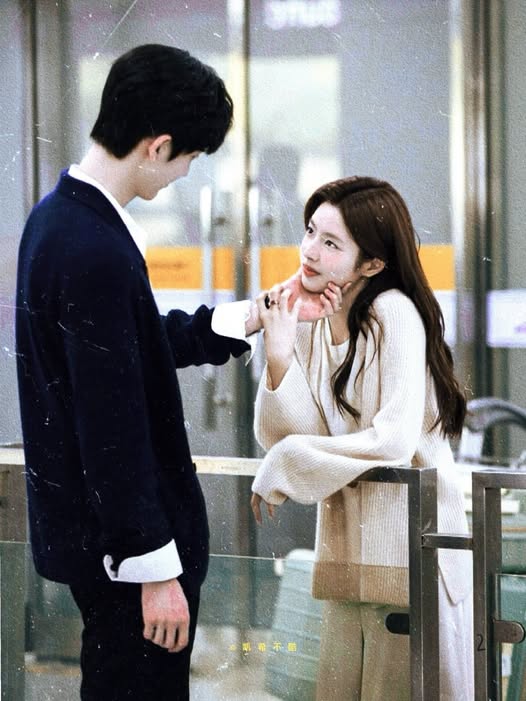 Sau Ly Hôn Giả, Chồng Tôi Lộ Nguyên Hình