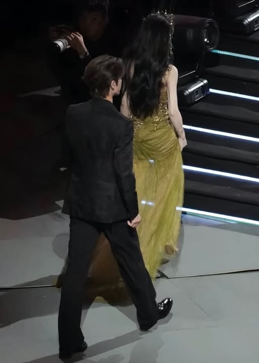 Đợi Ngày Em Yêu Anh